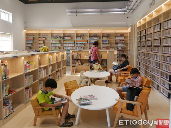 ▲台南市中西區圖書館，榮獲2023建築園冶獎。（圖／記者林悅翻攝，下同）