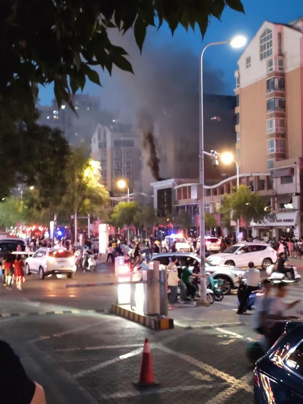 ▲▼寧夏銀川燒烤店爆炸事故已造成31人死亡。（圖／新華社／極目新聞）