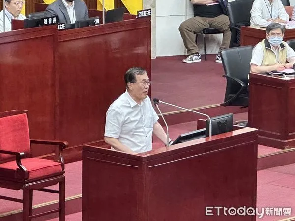 ▲▼台北市議會民眾黨團不滿副市長李四川指示，市府局處公務員不得參加記者會，要求李四川到場說明。（圖／記者袁茵攝）