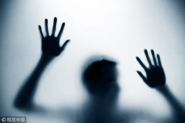 ▲韓國籍李姓男子今年4月間涉及性騷擾案，北市內湖分局員警送達調查審議證書時，竟徒手攻擊2員警導致受傷（示意圖／視覺中國CFP）