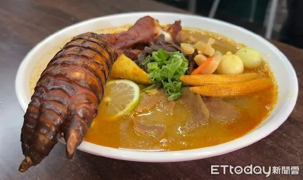 ▲▼       雲林酷斯拉拉麵      。（圖／記者蔡佩旻翻攝）