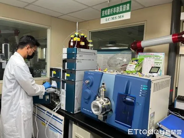 ▲台南市衛生局檢驗中心，以液相層析串聯質譜儀，進行巴比妥及苯二氮平類(BZD)免費篩檢服務，截至6月21日共收集9件尿液，檢驗結果全數未檢出（圖／記者林悅翻攝）。