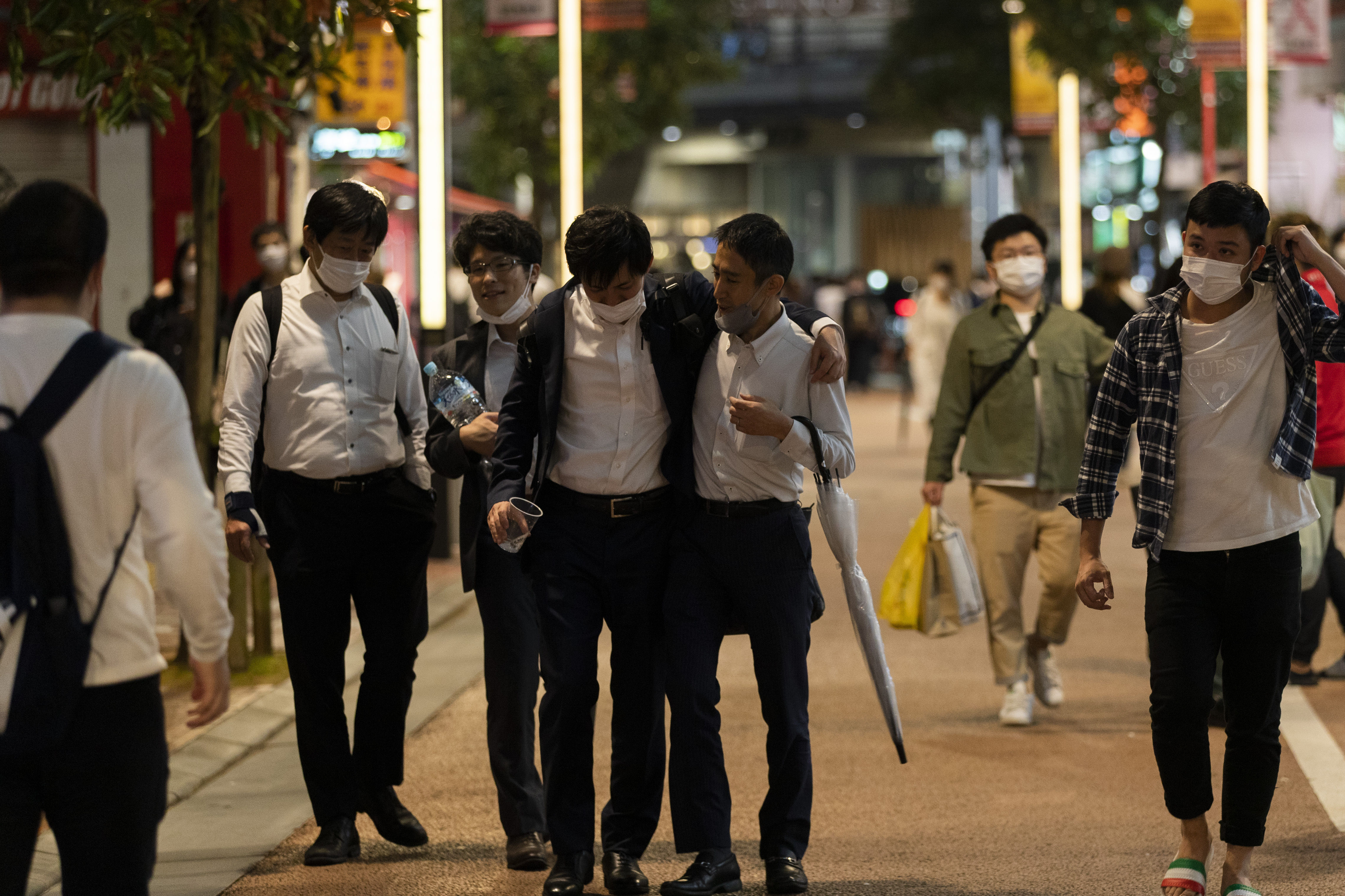 ▲▼東京,日本上班族,東京上班族,喝醉。（圖／達志影像／美聯社）