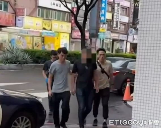 ▲▼板橋一處社區大樓被槍射擊，新北男深遭逮辯稱太無聊，所以拿瓦斯槍射擊。（圖／記者戴上容翻攝）