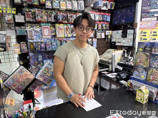 ▲▼大安區「永業書店」目前為現年約36歲的二代周老闆經營。（圖／記者賴志昶攝）