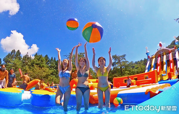 ▲九族文化村於暑假推出「西班牙海岸涼一下」主題活動和門票優惠。（圖／九族文化村提供）