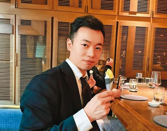 ▲▼【旅遊達人假哈佛】踢爆旅遊界范瑋琪　知名部落客高睿騰哈佛學歷攏系假。（圖／鏡週刊提供）