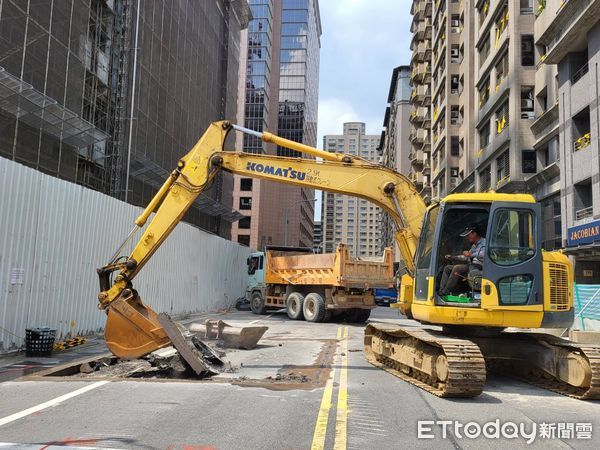 ▲豐邑建設今針對5地質異常處進行開挖。（圖／記者陳凱力翻攝，下同）