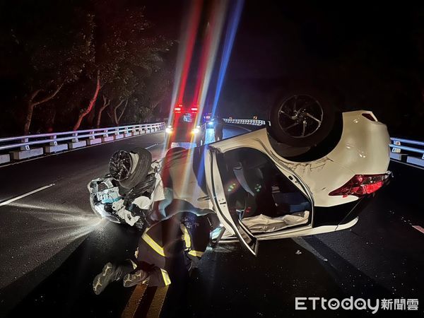 ▲香港籍遊客墾丁翻車             。（圖／民眾提供）