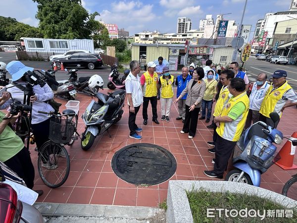 ▲斗南火車站站前長期以來機車亂停，有礙觀瞻，日前於議會提議停五停車場再利用。（圖／記者蔡佩旻攝）