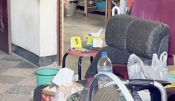 ▲桃園市蘆竹區昨天發生男子勒斃母親案，男子曾向市府社會局申請長照獲准，母親因脊椎開刀才出院接受治療，日前才準備商挑返回長照中心，未料卻發生憾事，圖為案發現場。（圖／讀者提供）