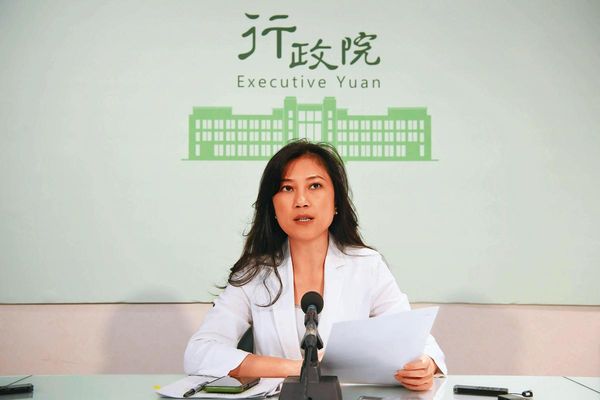 ▲▼【府發言人不倫戀】府發言人Kolas偷情人夫隨扈　人妻提鐵證怒告求償百萬。（圖／鏡週刊報導）