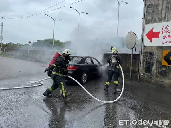 ▲▼苗栗火燒車。（圖／記者蔡文淵翻攝）