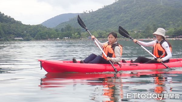 ▲獨木舟種子培訓課程，有12位學員參與訓練並取得認證。（圖／花蓮市公所提供，下同）