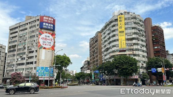 ▲▼「新光人壽總統傑仕堡」位於重慶南路上，周遭一橋之隔可達新北市。房市,重慶南路,打房,炒房,中古屋,二手屋,建商,（圖／記者賴志昶攝）