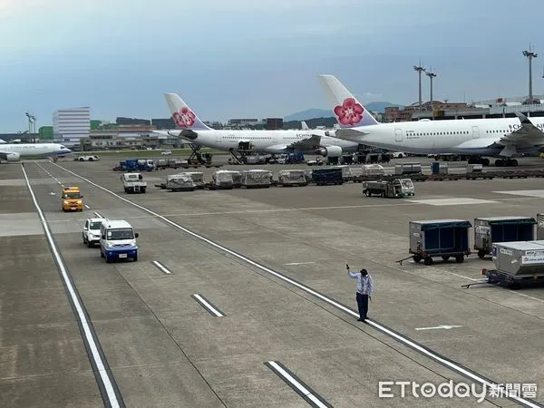 ▲▼桃園機場,跑道,飛機,航班,起降。（圖／記者李姿慧攝）