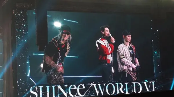 ▲SHINee舉辦15周年演唱會，粉絲發現珉豪總是站得離Key比較近。（圖／翻攝自推特）