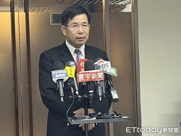 ▲▼教育部長潘文忠與高教司長朱俊彰、國教署長彭富源一起宣布拉近公私立學校學雜費差距方案。（圖／記者許敏溶攝）