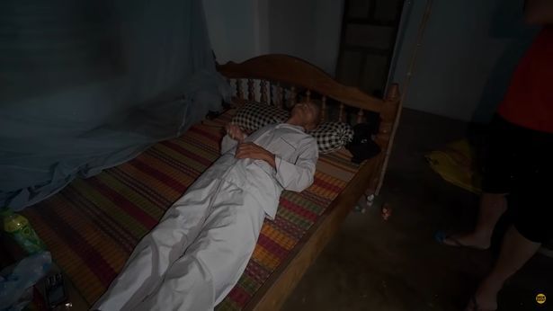 ▲▼越南80歲老人泰玉長達數十年沒有睡過覺。（圖／翻攝自YouTube／Drew Binsky）