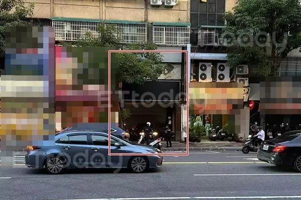 ▲▼快訊／高雄轎車撞入民宅　似為「貓仔間」。（圖／民眾提供）