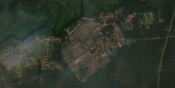 ▲▼不同時期的空拍衛星照片顯示，白俄羅斯廢棄軍事基地多出大型帳篷，推測是華格納軍隊的落腳處。（圖／路透社）