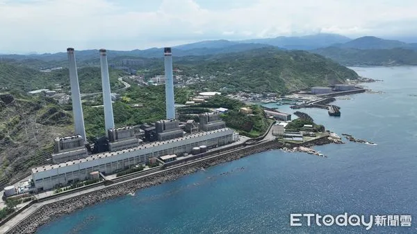 ▲▼基隆,基隆港,外木山漁港,協和電廠,第四天然氣接收站,四接,貨輪,漁港,商港,貨櫃。（圖／記者林振民攝）