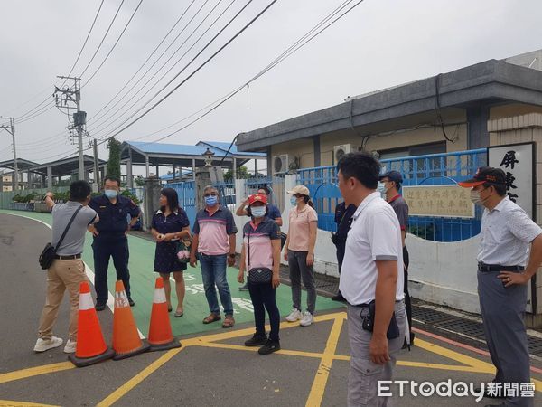 ▲屏東縣警方等單位會勘            。（圖／記者陳崑福翻攝）