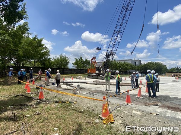 ▲▼             高雄市大寮區山仔頂段一處興建社會住宅的工地意外。（圖／記者賴文萱翻攝）