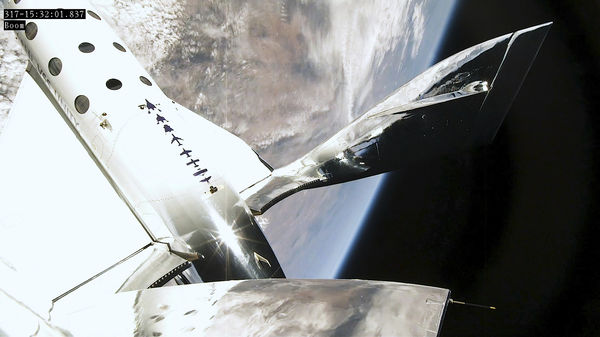 ▲▼太空旅遊公司維珍銀河今天成功將首批付費乘客送上太空邊緣。（圖／CFP）