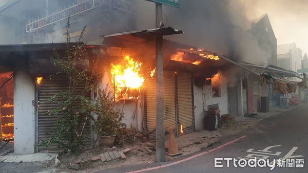 ▲台南市東區立德二路民宅30日晚上6時21分傳出火警，造成1名獨居女長者不幸命喪火窟。（圖／記者林悅翻攝，下同）