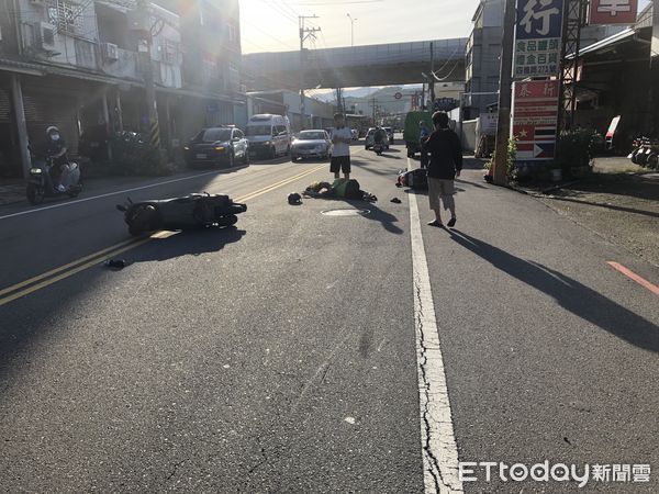 ▲▼女子騎機車橫切車道，男子剎車不及追撞，造成肋骨斷裂，左小腿骨折。（圖／民眾提供，下同）