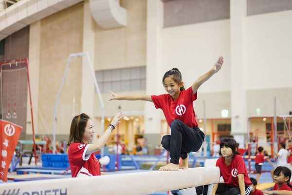 ▲華南小小體操營今(1)在高雄國訓中心登場。（圖／華南銀行提供）