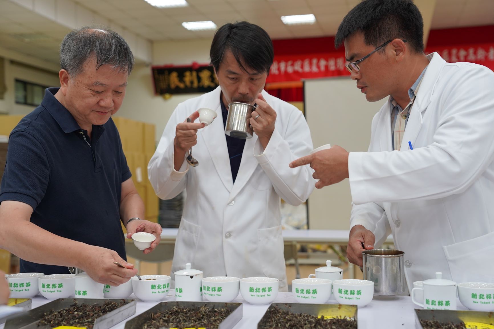 ▲新北東方美人茶盛夏上市 坪林茶農蘇文松奪特等獎。（圖／新北市農業局提供）