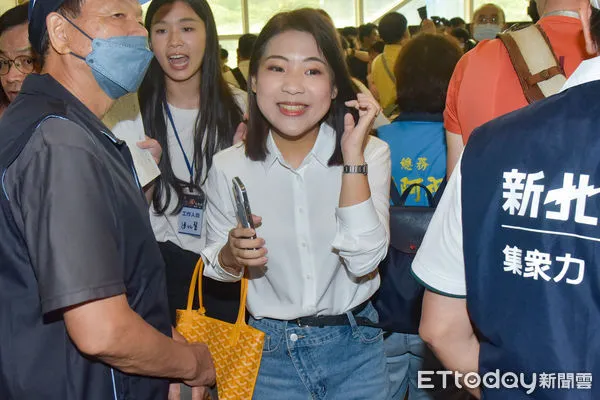 ▲▼徐巧芯出席國民黨總統暨台北市立委候選人造勢大會。（圖／記者李毓康攝）