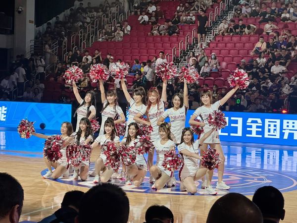 ▲樂天女孩為中國男子籃球聯賽（NBL）香港金牛隊應援            。（圖／樂天桃猿提供）