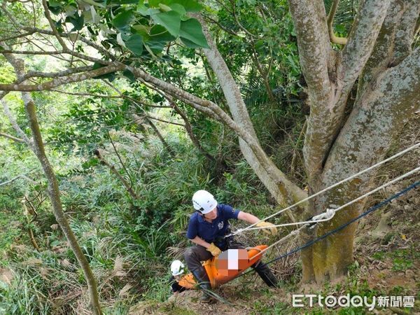 ▲▼嘉義方姓男子去山區巡視檳榔園，卻不慎跌落30公尺深懸崖。（圖／記者翁伊森翻攝）