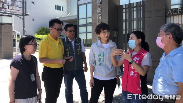 ▲台南市議員周麗津、立委陳亭妃，3日邀集經濟部工業局工業區組林怡妏副組長南下至現場共同會勘，改善安平工業區路面翻新。（圖／記者林悅翻攝，下同）