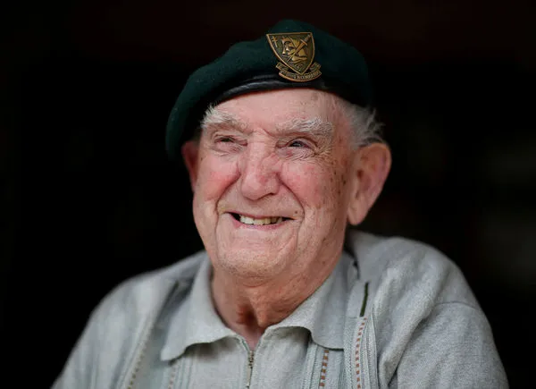 ▲▼法國唯一尚存參與過1944年二戰諾曼第登陸的突擊隊員列昂．高提耶（Leon Gautier）2023年辭世，享嵩壽100歲。（圖／路透）