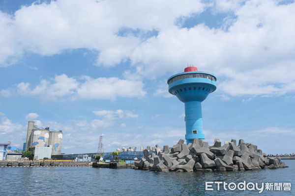 ▲搭「水路一號」快艇眺望海上基隆,基隆旅遊,正濱漁港,福州街,和平橋。（圖／記者彭懷玉攝）