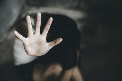 柬埔寨多達15男輪流性侵！　15歲少女「連續3天換3地點」被硬上
