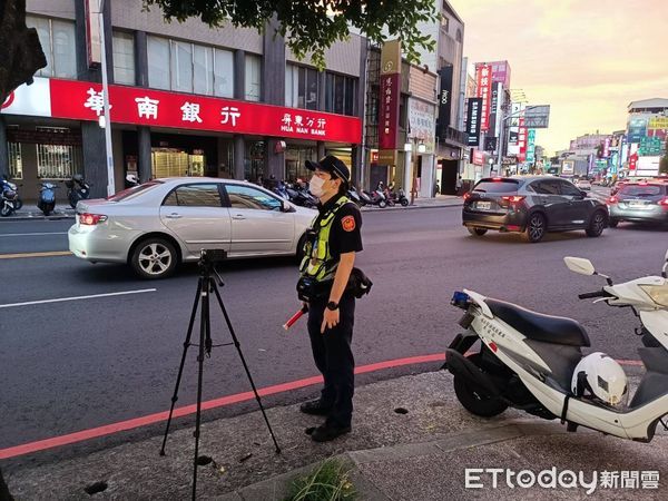 ▲屏東警分局執行「未依規定讓車」勤務，確保交通安全            。（圖／記者陳崑福翻攝）