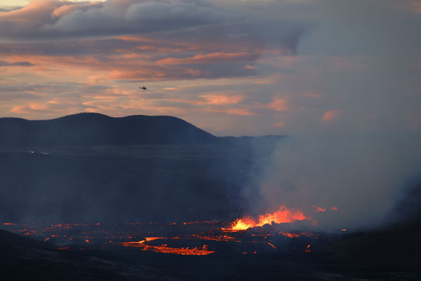 ▲▼ 冰島法格拉達爾火山2022年噴發 。（圖／達志影像／美聯社）