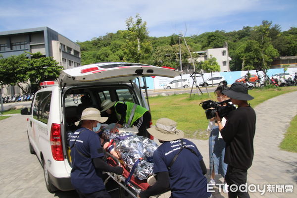 ▲台東縣衛生局6日舉行台東縣災難醫療救護隊(DMAT)實兵演練。（圖／記者楊漢聲翻攝）