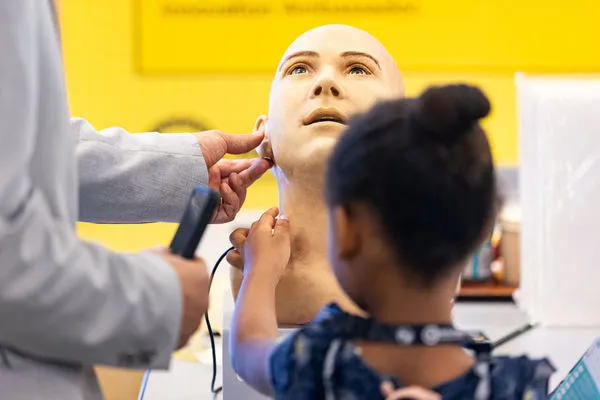 ▲▼9仿生機器人開聯合國記者會。（圖／路透）