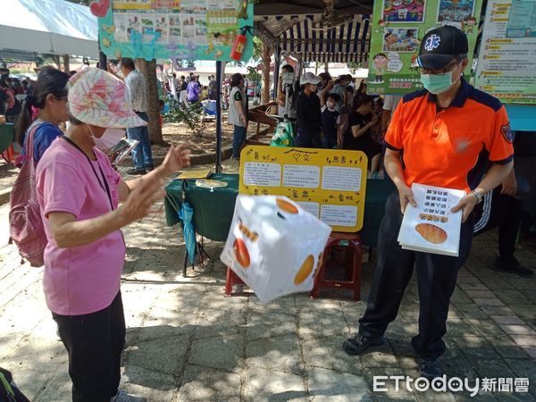 ▲台南市消防局第二大隊楠西分隊，在鹿陶洋江家古厝停車場結合區公所芒果節辦理「消防好芒」防火防災宣導。（圖／記者林悅翻攝，下同）