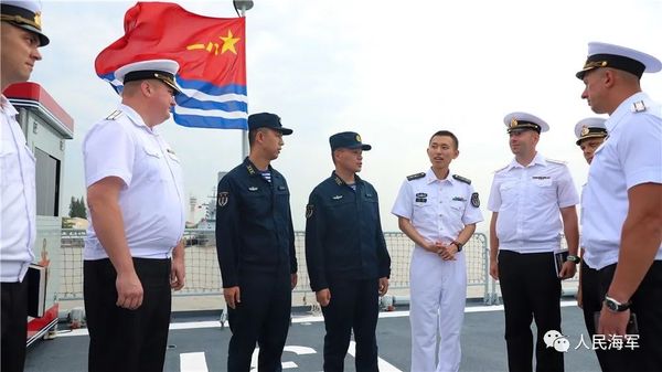 ▲▼ 俄海軍官兵參觀中方艦艇、中方官兵參觀俄方「完美」號護衛艦          。（圖／翻攝 中國海軍）