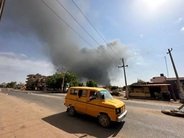 ▲▼蘇丹內戰，全國人口最多的恩圖曼市（Omdurman）遇襲。（圖／路透）