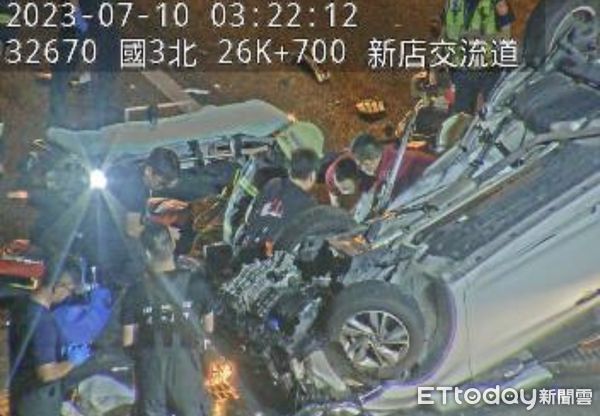 國道3號南下26.7公里3車連撞事故。（圖／記者黃彥傑翻攝）