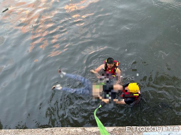 ▲台南年輕女子落水，上岸時無生命跡象。（圖／記者林悅翻攝）
