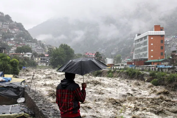 ▲▼印度北部喜馬偕爾邦（Himachal Pradesh）暴雨。（圖／達志影像／美聯社）